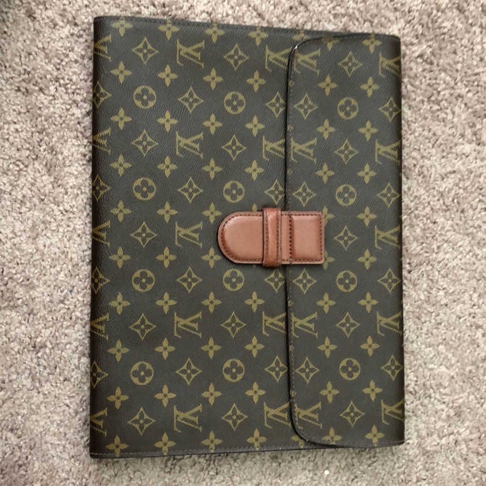 Louis Vuitton Clutch
